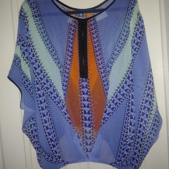 Bisou Bisou multi color top like new - Picture 3 of 5